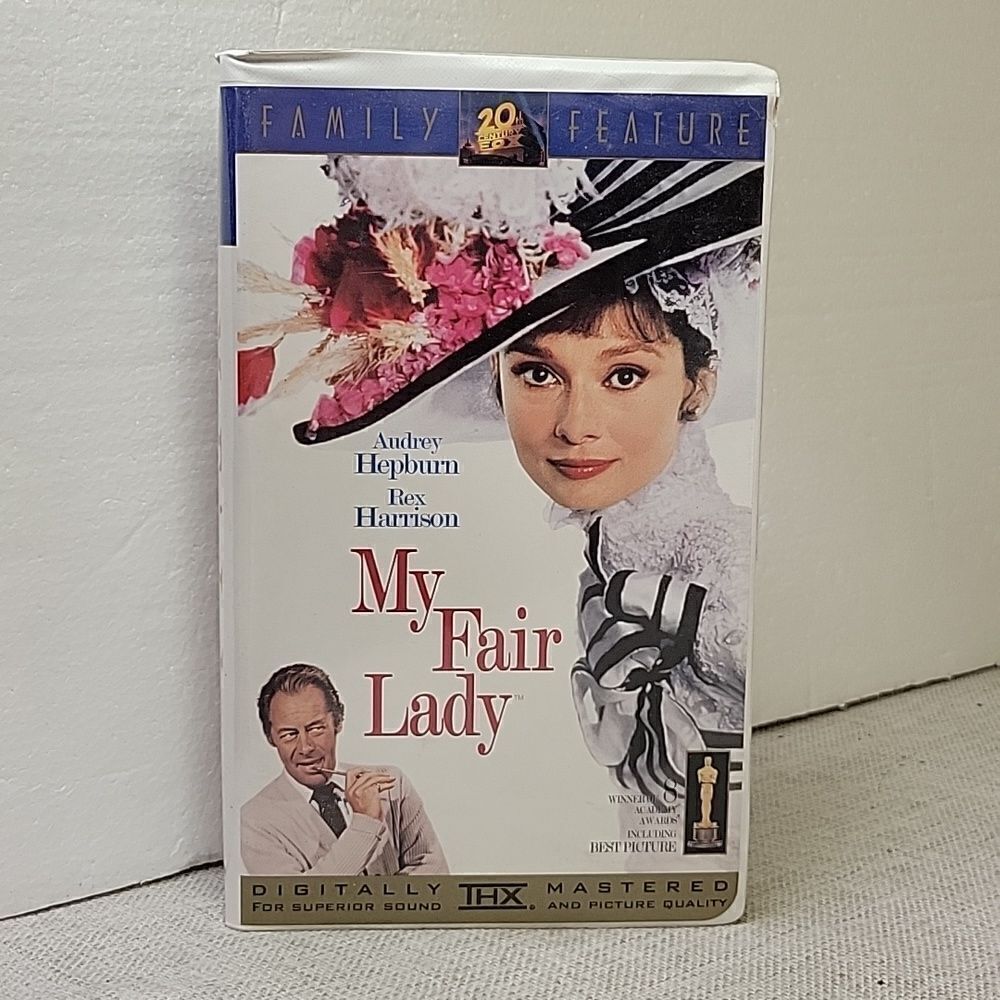 Vintage 1964 "My Fair Lady" WB Hardcover Book - Original plus vhs movies - Picture 5 of 12